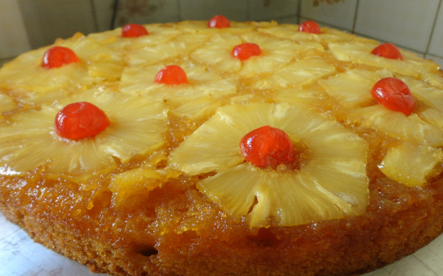 Bolo de abacaxi caramelizado