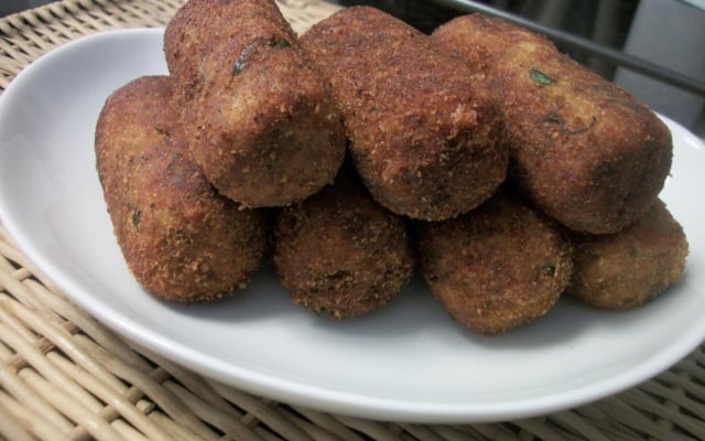 Croquete de batata com carne moída