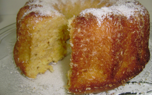 Bolo de milho cremoso com leite de coco