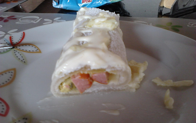 Tapioca com molho de salsicha no forno