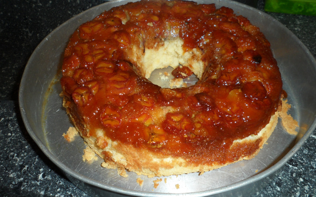 Bolo de banana caramelada