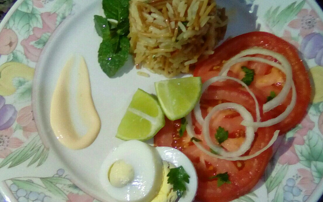 Arroz com aletria ( macarrão cabelo de anjo)