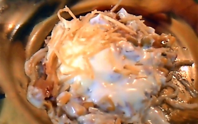 Espaguete com atum e molho 4 queijos ao forno