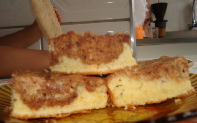 Bolo mesclado de maracujá com chocolate