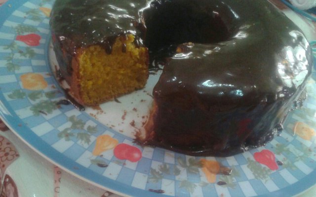 Bolo de cenoura e laranja