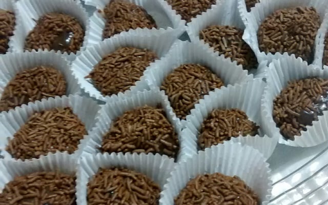Brigadeiro gourmet para enrolar