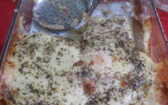 Bife à parmegiana com purê