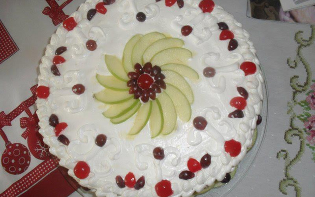 Bolo com cobertura de marshmallow