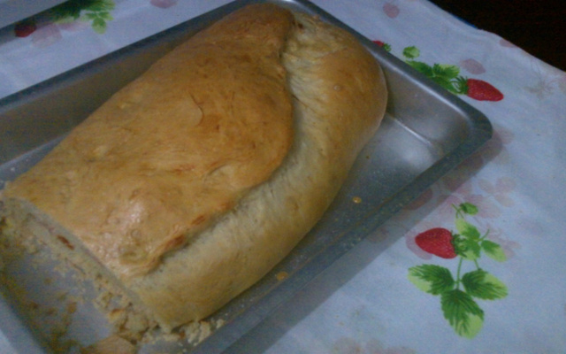 Pão de cebola e calabresa