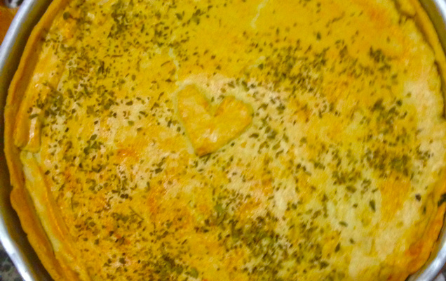 Torta de Frango com Requeijão