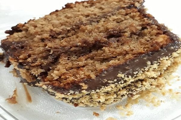 Bolo de amendoim trufado da Tetê