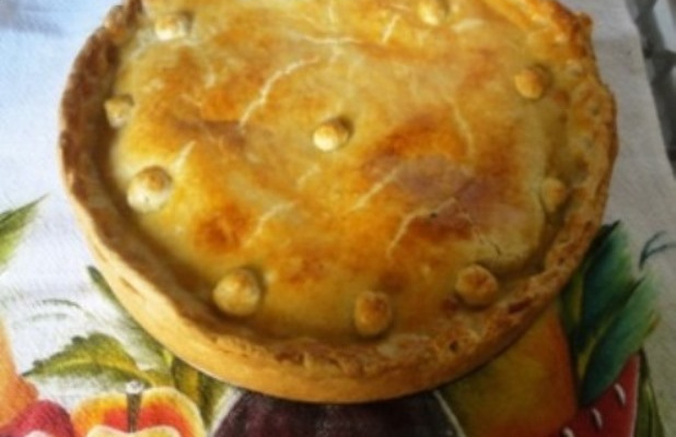 Deliciosa torta de frango com requeijão