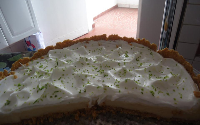 Torta de limão com bolacha Maria