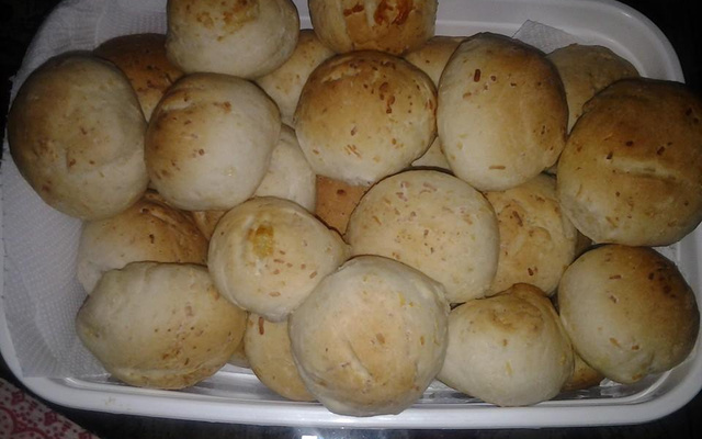 Pãozinho de queijo ralado