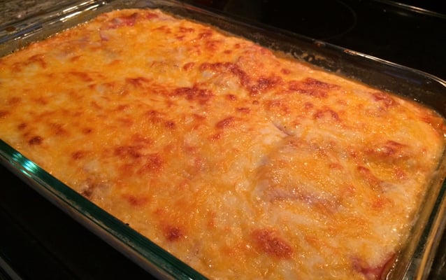 Lasanha ao molho branco e vermelho