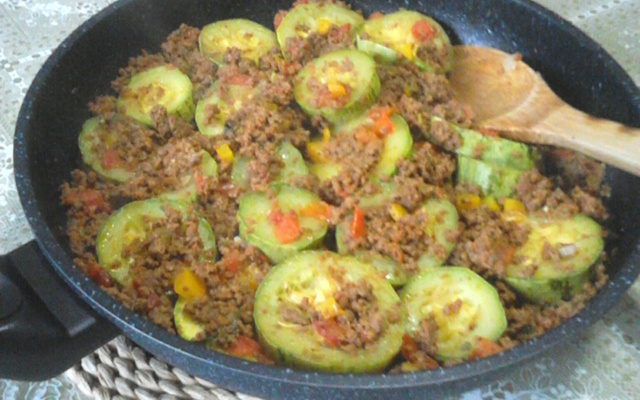 Abobrinha com carne