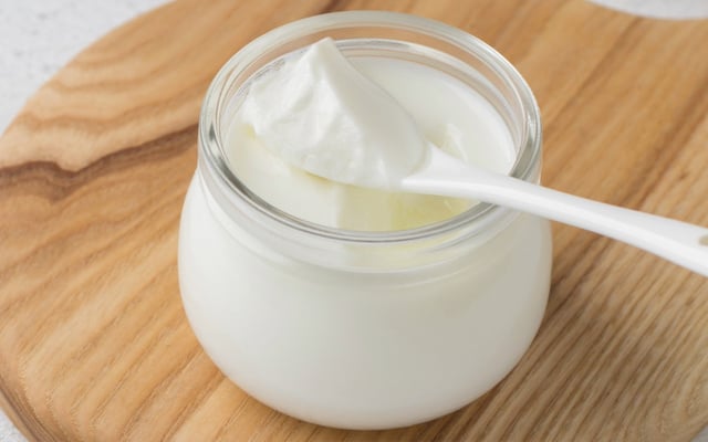 Iogurte natural caseiro fácil
