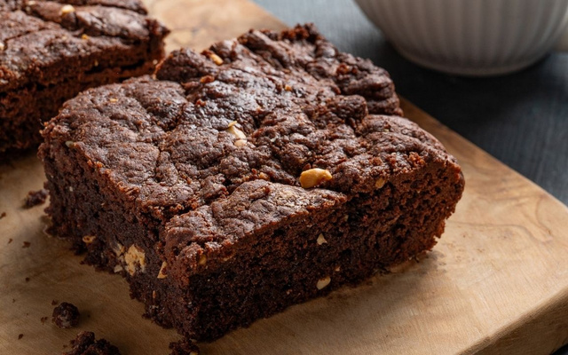 Brownie de 3 ingredientes sem glúten e sem lactose