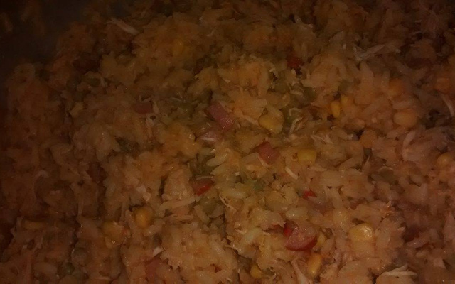 Risoto de frango com salsicha