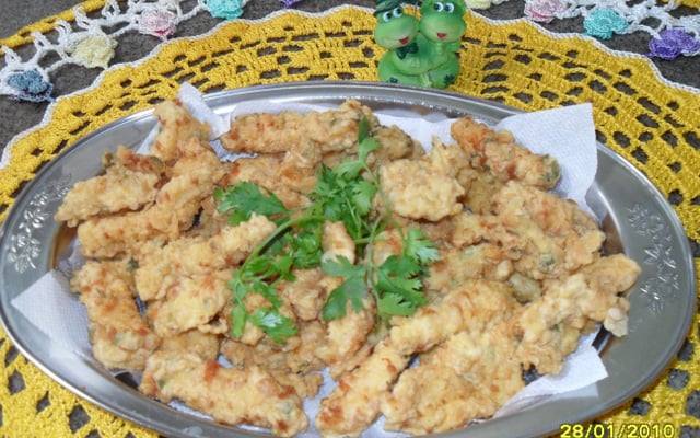 Frango em tirinhas empanado prático e rápido