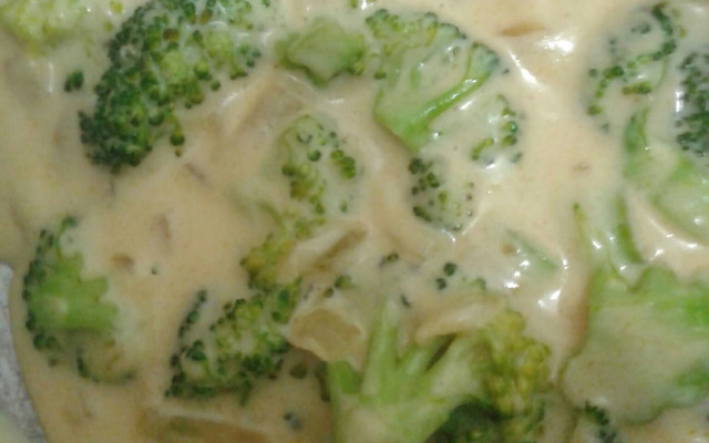 Molho branco com brócolis