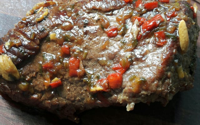 Carne de panela ao molho de cerveja preta