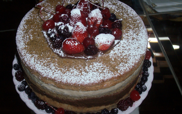 Naked Cake de baunilha com negresco