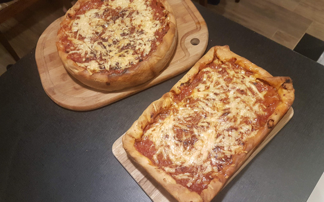 Deep Dish Chicago Style Pizza