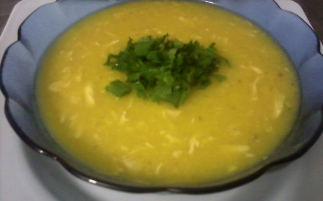 Caldo de milho com frango