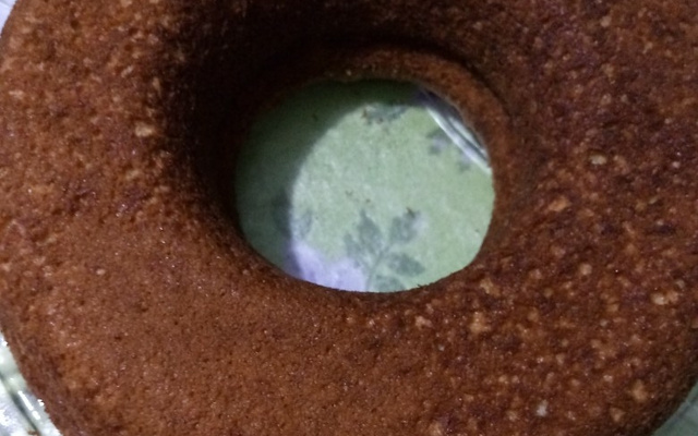 Bolo de aipim com creme de leite e leite condensado