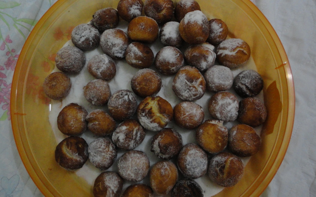 Bolinho de chuva com leite condensado