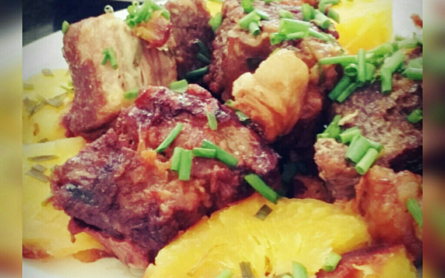 Costela com batata baroa