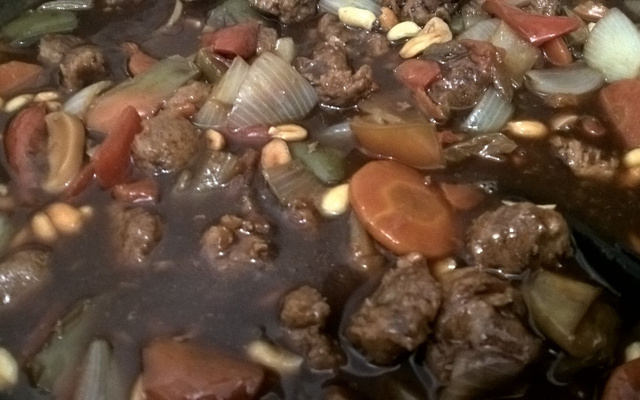 Frango xadrez vegano (com proteína texturizada de soja)