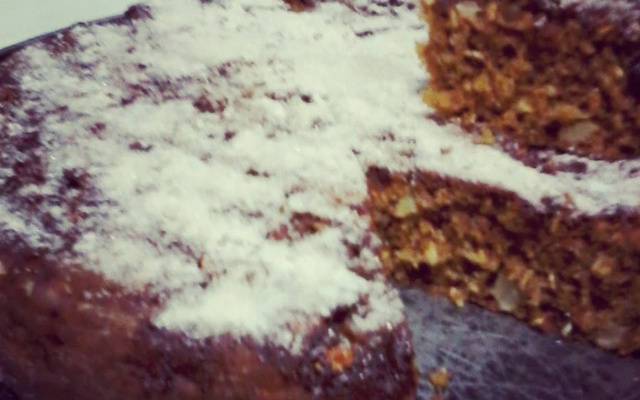 Bolo de maçã com granola