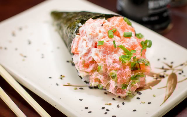 Sushi e Temaki  de Salmão Completo