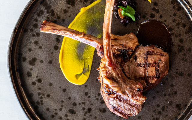 Filé de Saint Peter ao molho de alcaparras