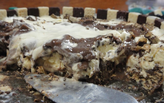 Pavê irresistível de Bis e sorvete