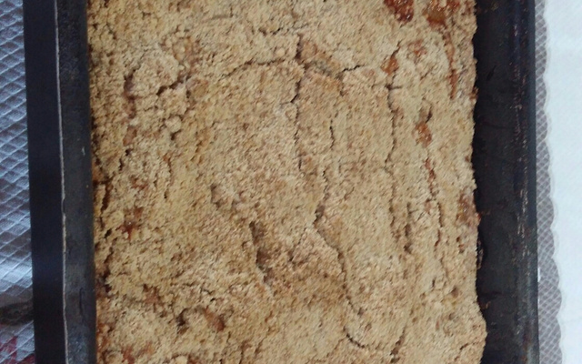 Cuca de banana com farofa