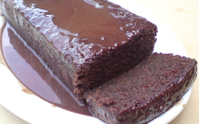 Bolo de chocolate e geleia