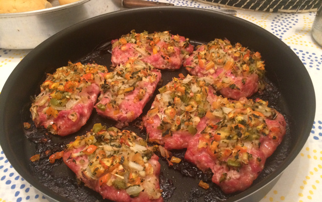 Linguiça temperada no forno