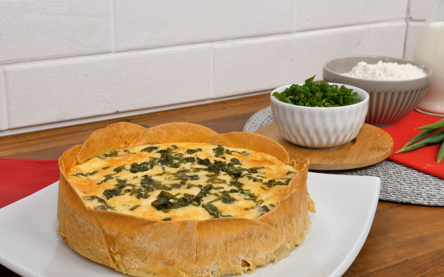 Quiche com massa de pastel