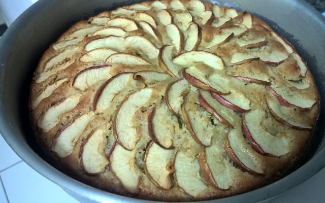 Bolo de maçã simples e rápido