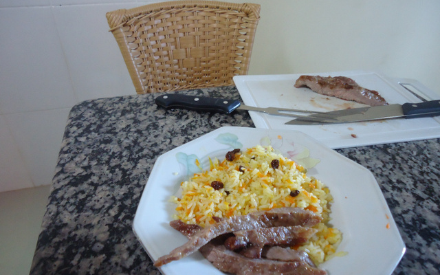 Arroz com cenoura e passas