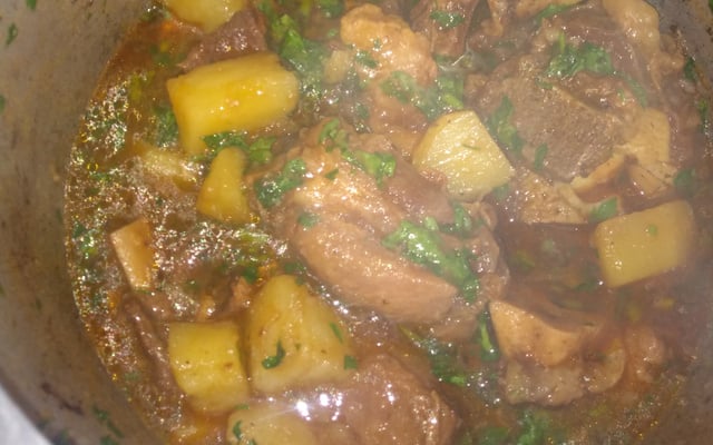 Costela com batata e agrião