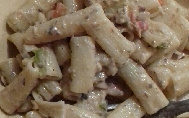 Macarrão com sardinha e creme de leite
