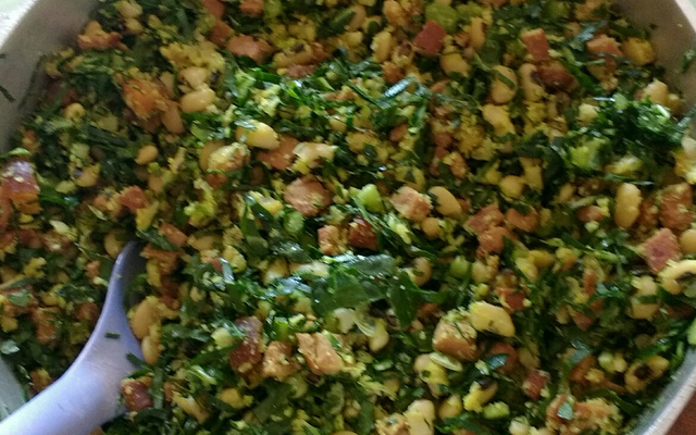 Feijão tropeiro à minha maneira