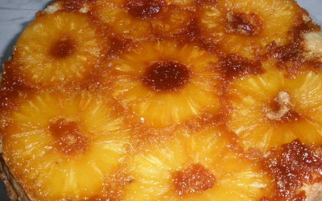 Bolo super econômico de coco