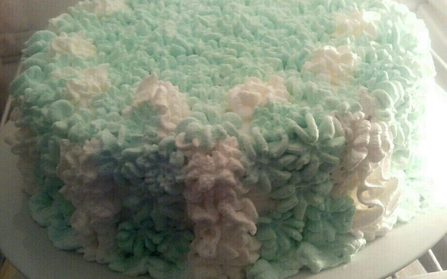 Bolo recheado de abacaxi