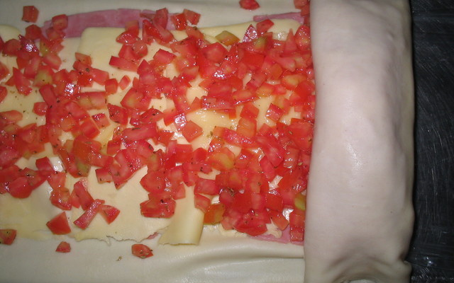 Rocambole com massa de pastel