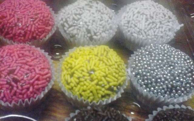 Brigadeiro branco de coco